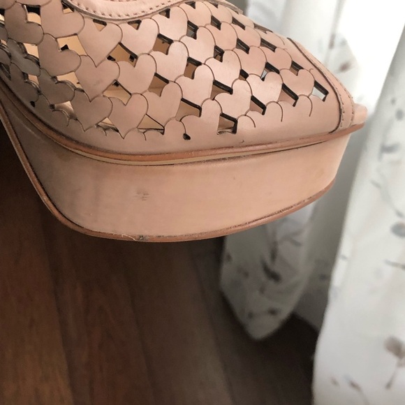 Peep toe platform stiletto shoes heart cut out pattern nude beige neutral basics - Picture 5 of 7